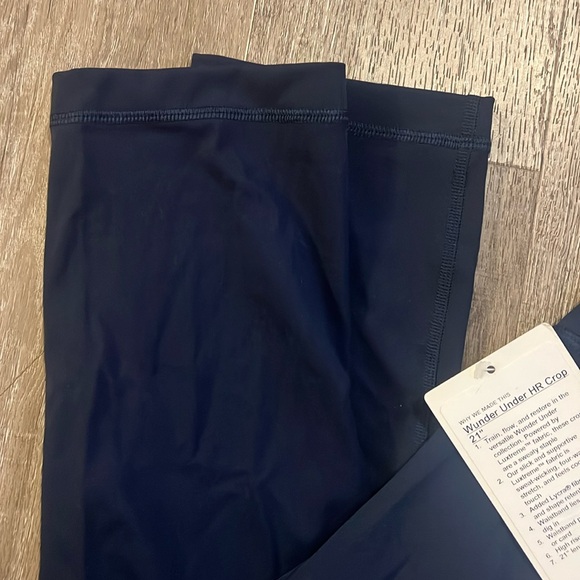 Lululemon Wunder under hr crop 21” - Picture 7 of 9